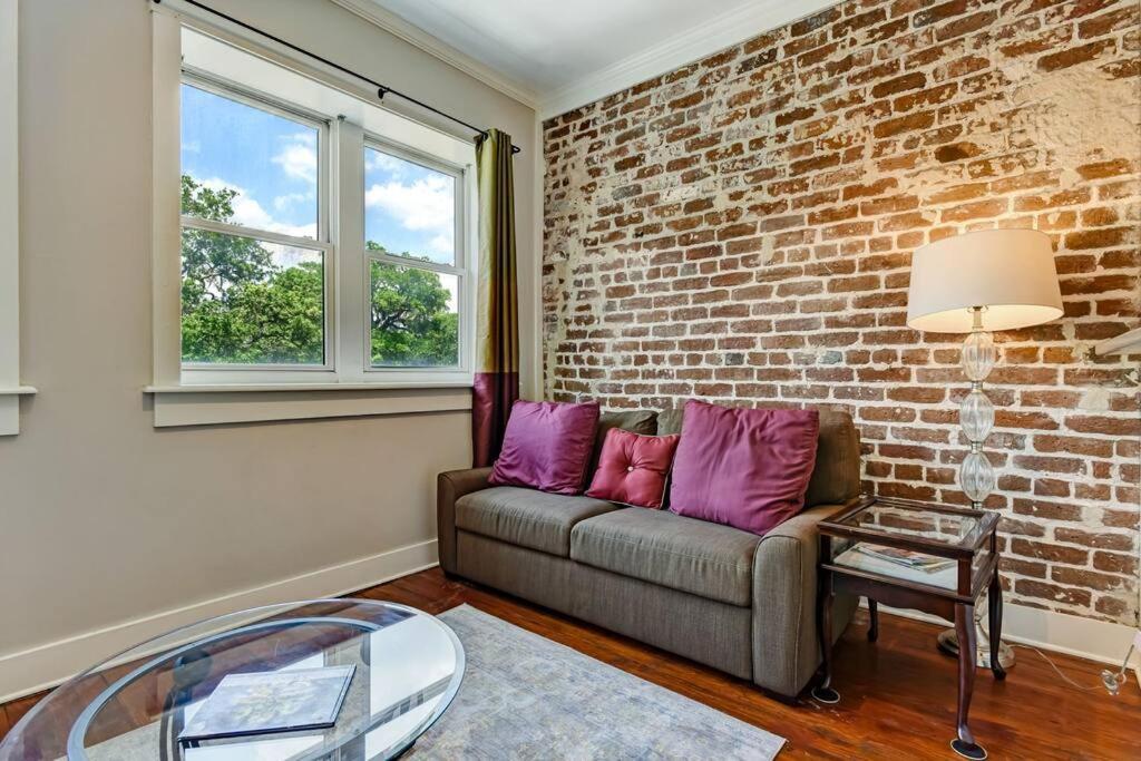 Loft Steps From City Hall And River Streets Savannah Exteriör bild
